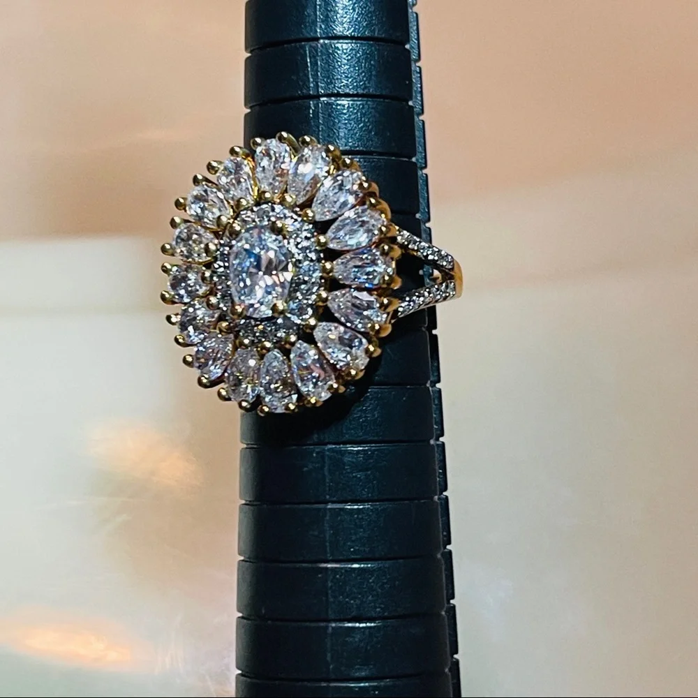 🌺Beautiful PAJ OZ GP. 925 Sterling Silver White Topaz Dinner Ring! - Picture 12 of 16